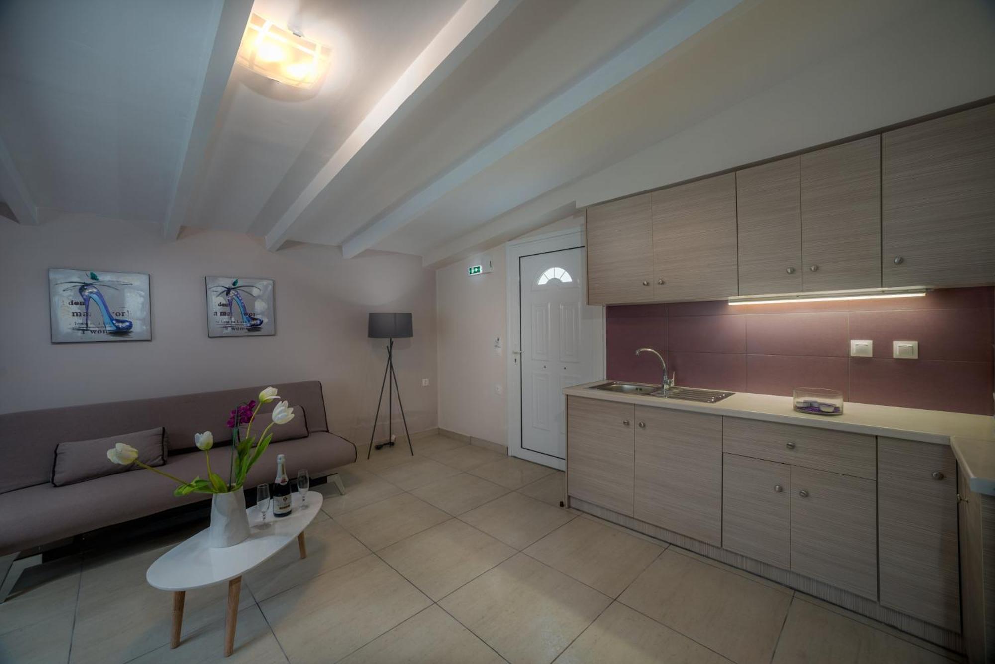 Tesys Studios And Apartments 拉加纳斯 外观 照片
